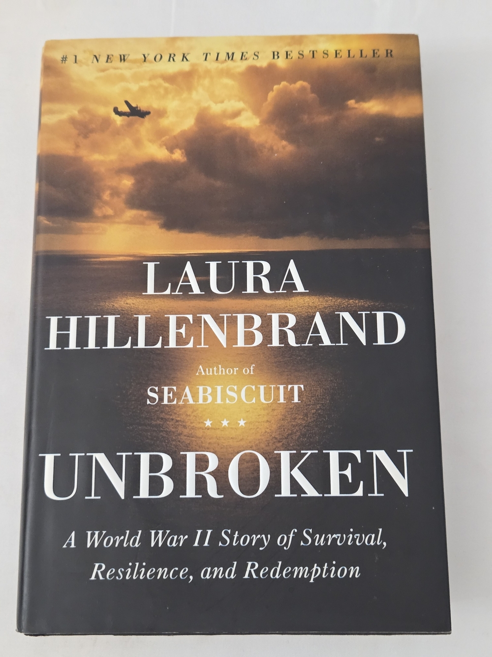 Unbroken Laura Hillenbrand Hardcover Dust Jacket 2010 WWII Louis Zamperini